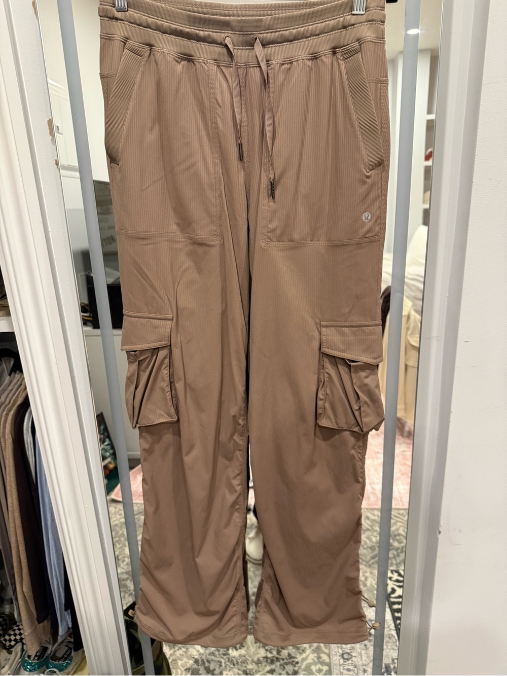 Lululemon Dance Studio Cargo Pants – Size S – Beige/Tan – EUC